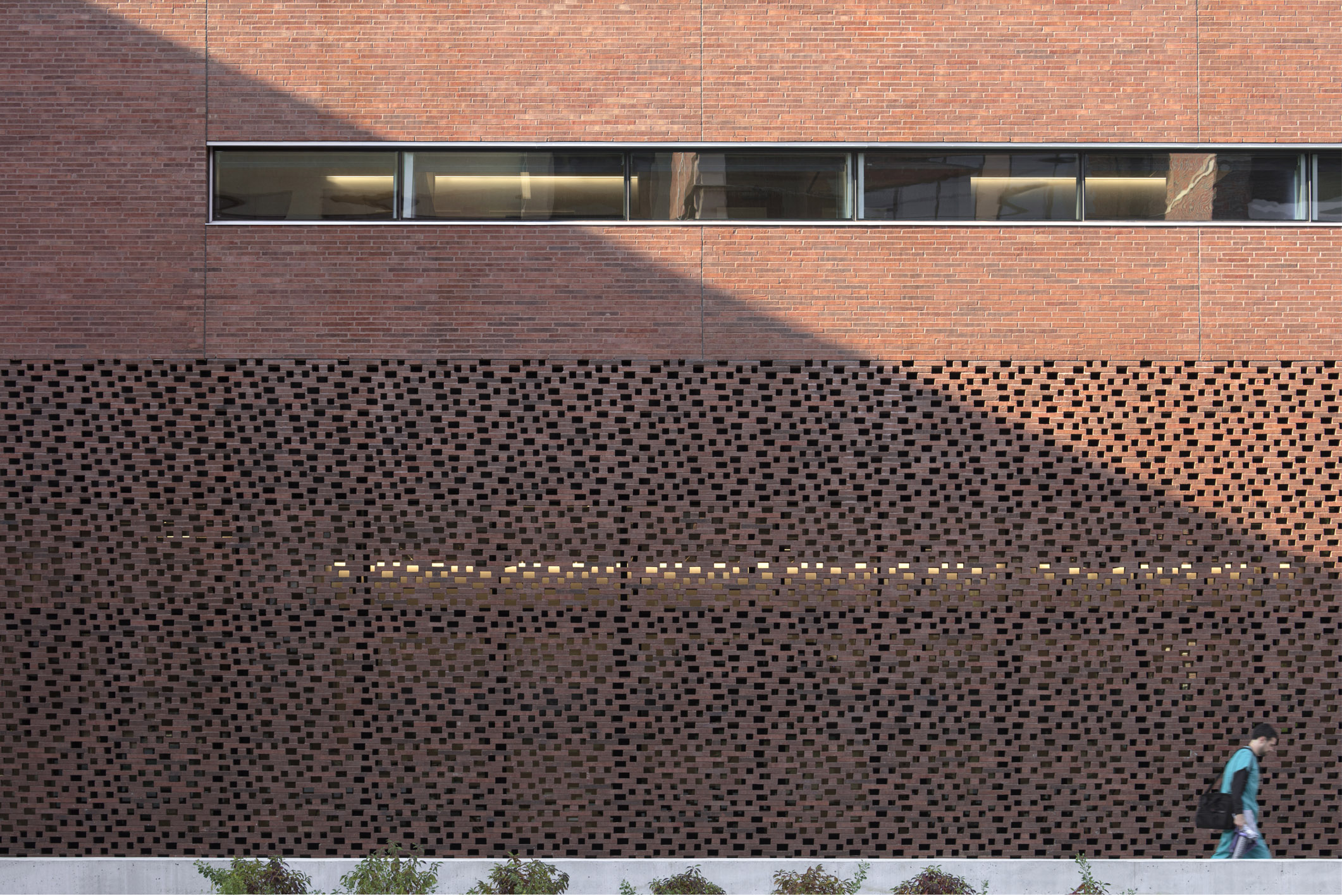 brick screen wall