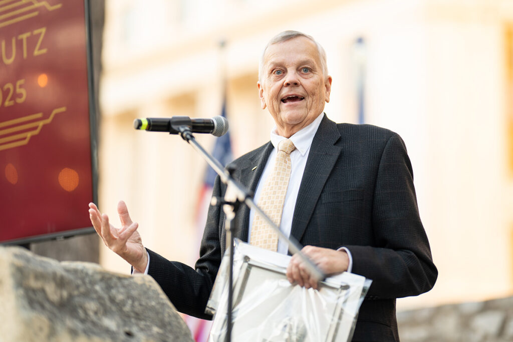 Dennis Knautz speaking as he was inducted into the Hall of Fame in a presentation at the historic Alamo.