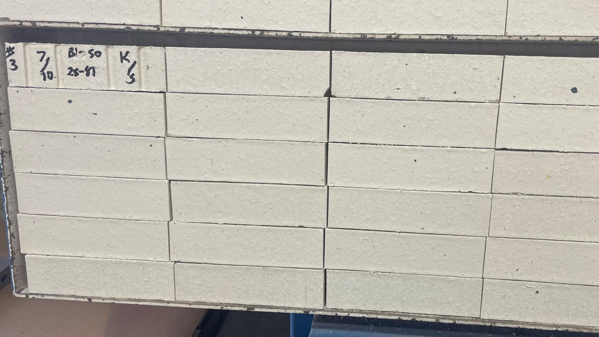 Glacier White - King - Smooth - 8,160 (qty)