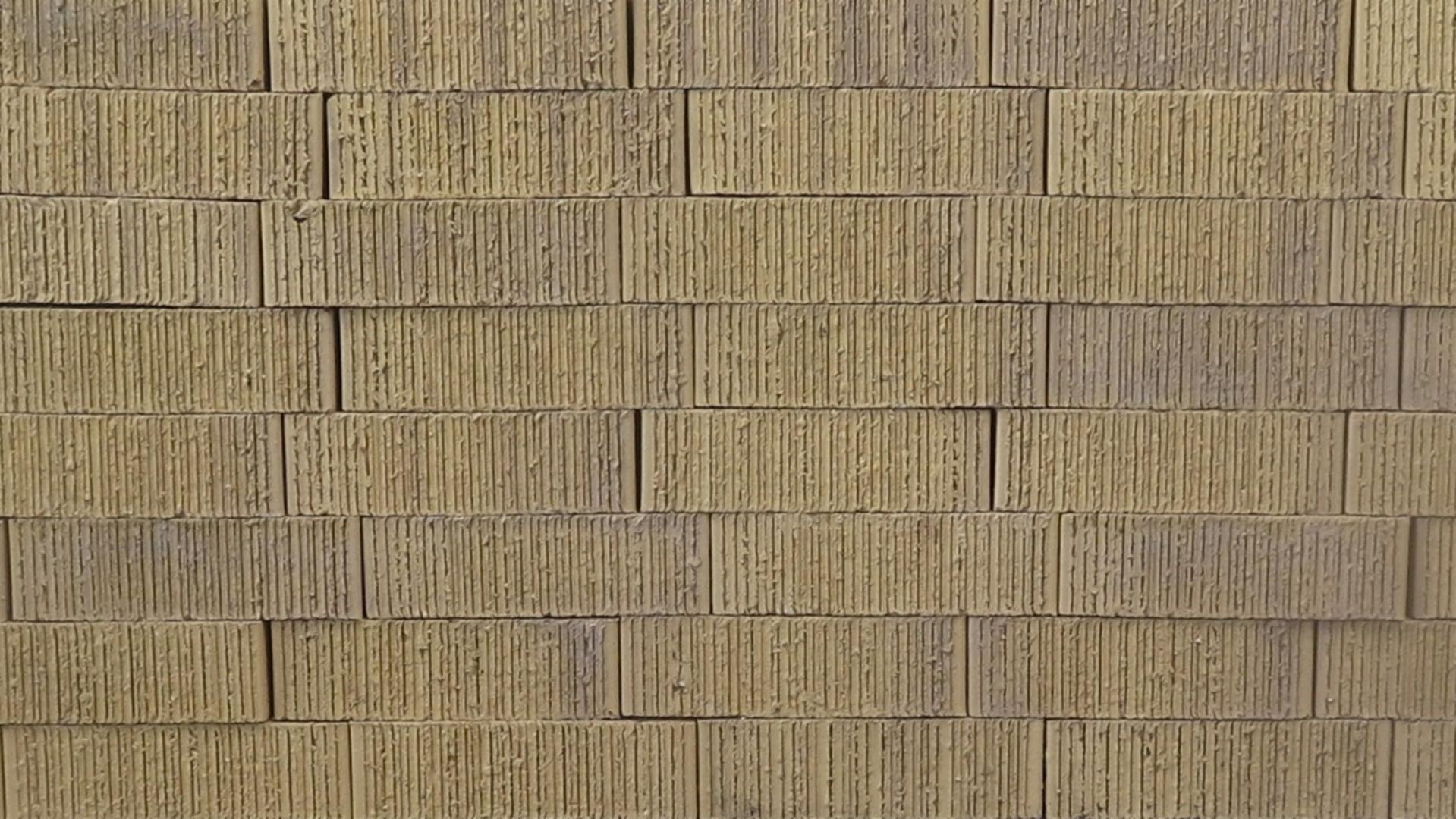 French Vanilla Medium - Modular - Vertical - 5,040 (qty)