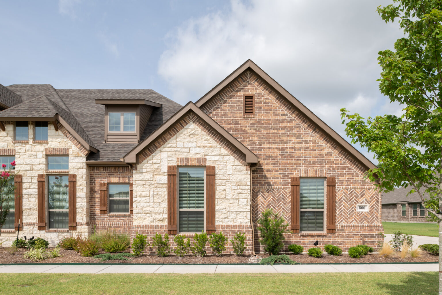 Grayson Manor – King – Heritage