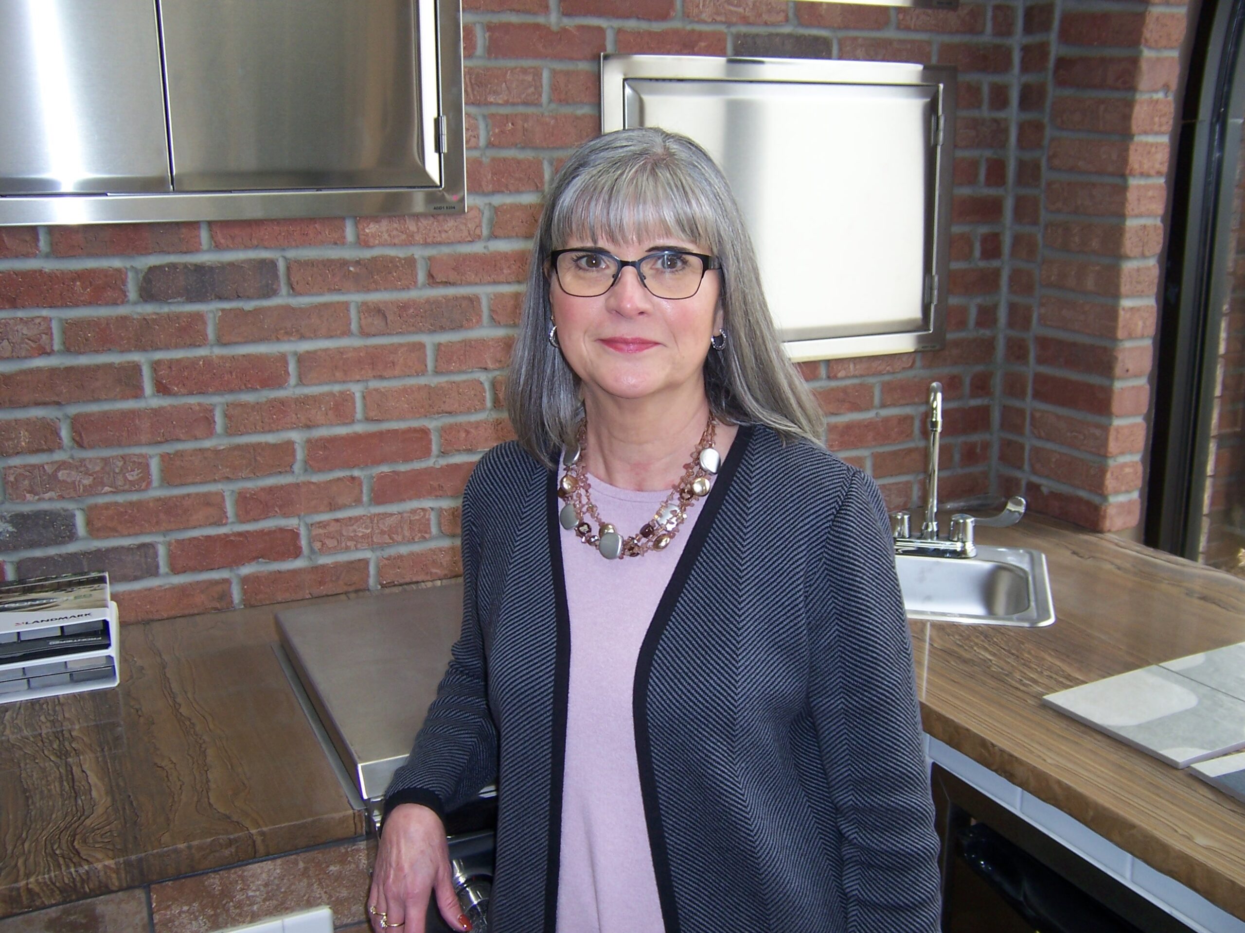 Julie Sowards, Acme Brick's 2022 Pinnacle Award Winner